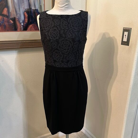 Trina Turk Elegant Black Lace Top Dress w/ Pockets Size 6 - Picture 4 of 11